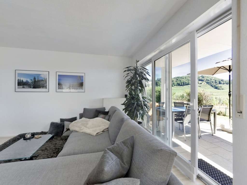 Immobilie in Ballrechten-Dottingen - Exklusive Lage mit wunderbarem Blick über die Reben - Haus mit 3 Wohnungen - Bild 4