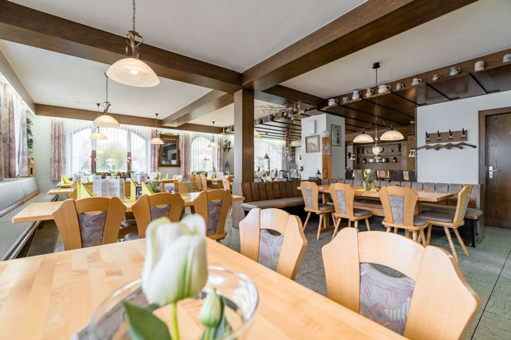 Immobilie in Münsingen - Viel Raum für individuelle Konzepte - Gastronomie oder MFH-Perspektive! - Bild 1