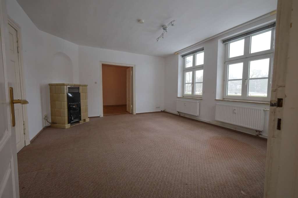 Immobilie in Hemme - Charaktervolles Wohn- und Geschäftshaus unter Reet mit großem Grundstück und viel Potential in Hemme - Bild 2