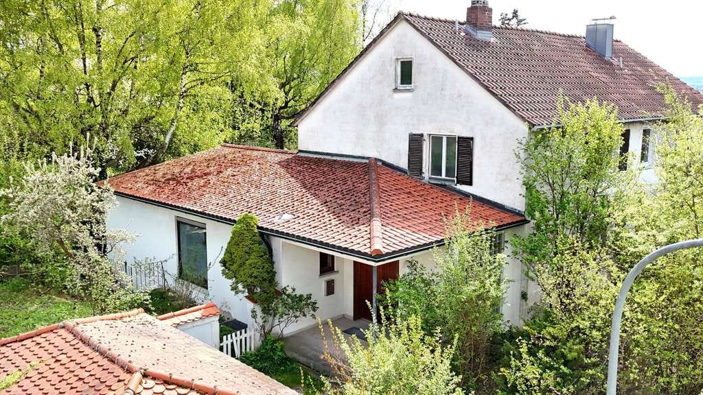 Immobilie in Kulmbach - Charmante Doppelhaushälfte mit Potential  - Bild 1