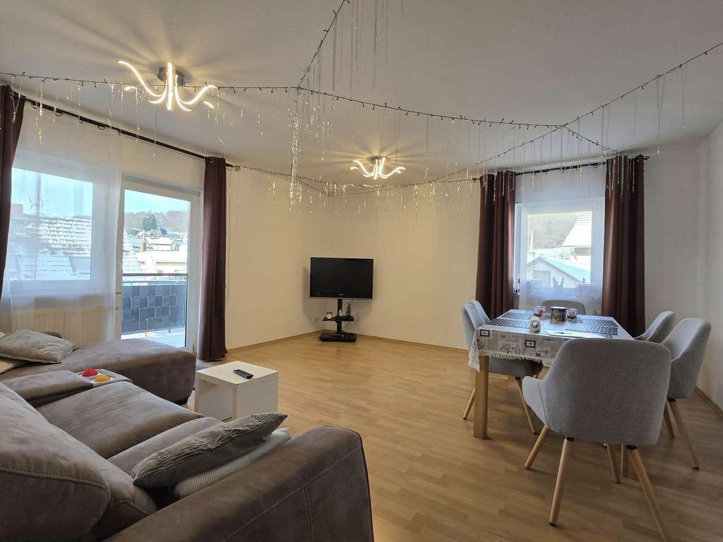 Immobilie in Lautertal - Helle Eigentumswohnung mit Balkon, Abendsonne & zwei Stellplätzen  - Bild 1