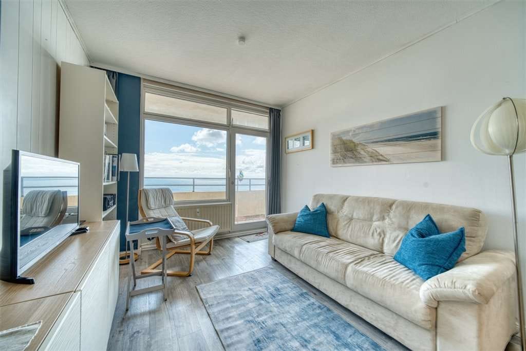 Immobilie in Großenbrode - Weitblick über die Ostsee! Helle Ferienwohnung im 8. OG am Südstrand - Bild 1