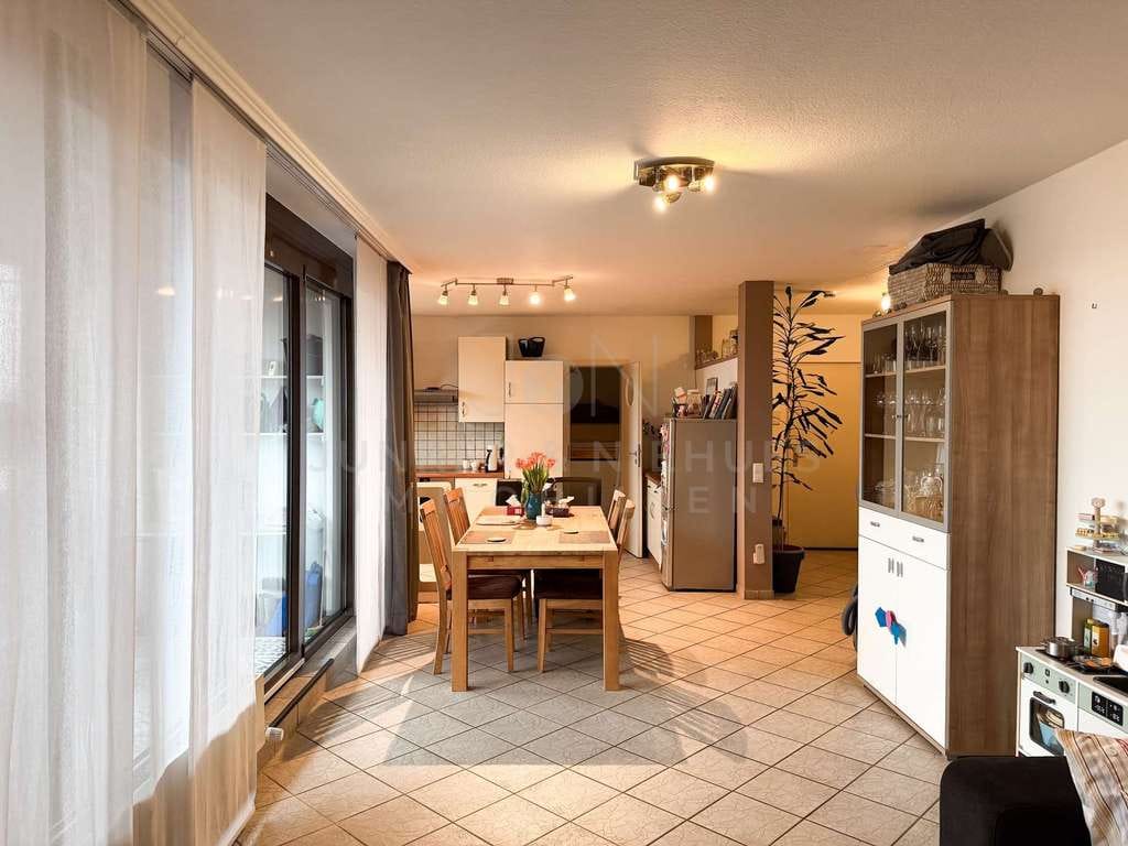 Immobilie in Steinhagen - Lichtdurchflutete 3-Zimmer-Wohnung mit Balkon im Herzen von Steinhagen - Bild 2