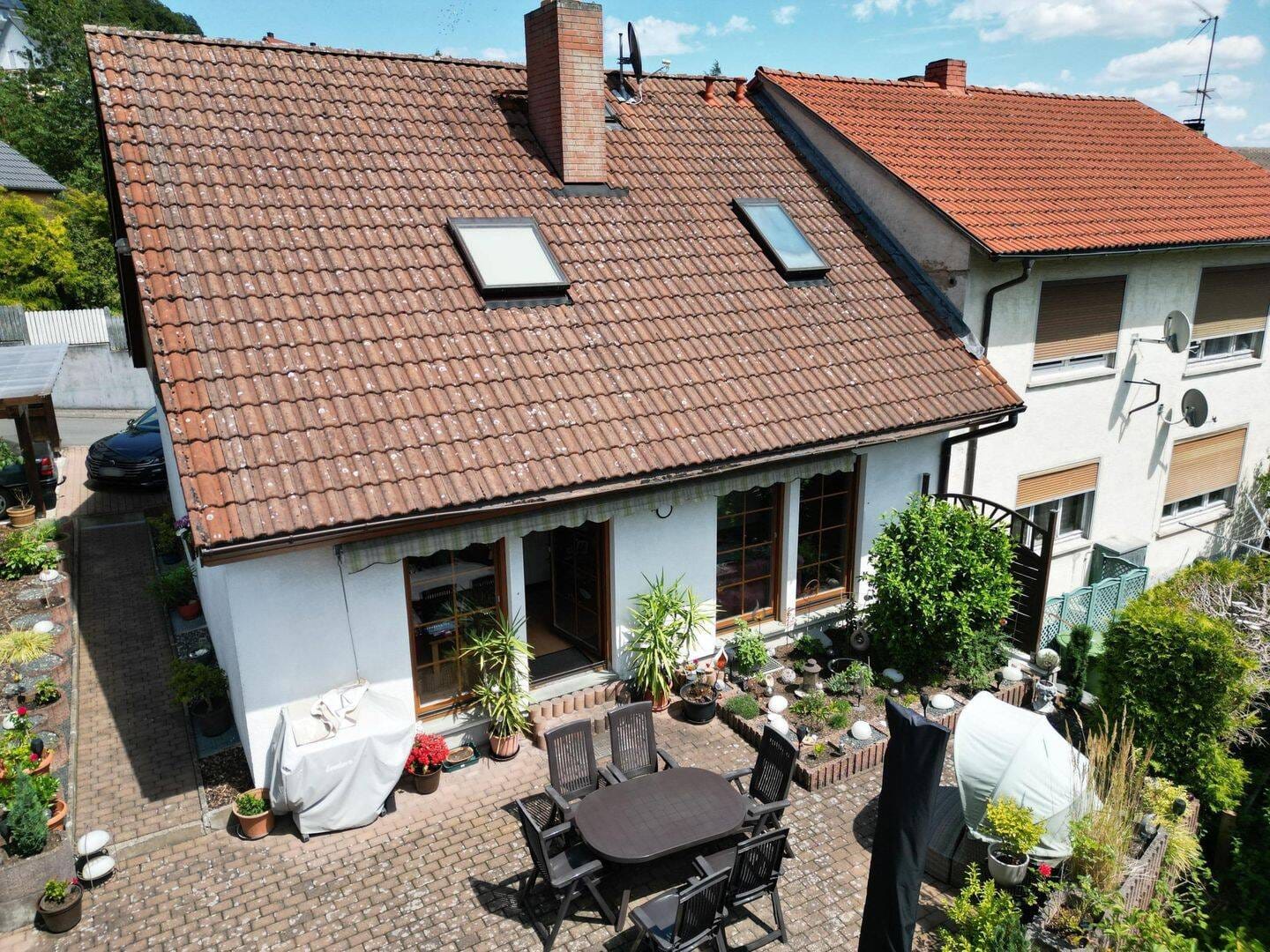 Immobilie in Rechtenbach - Gepflegtes Einfamilienhaus mit sonnigem Außenbereich - Bild 1