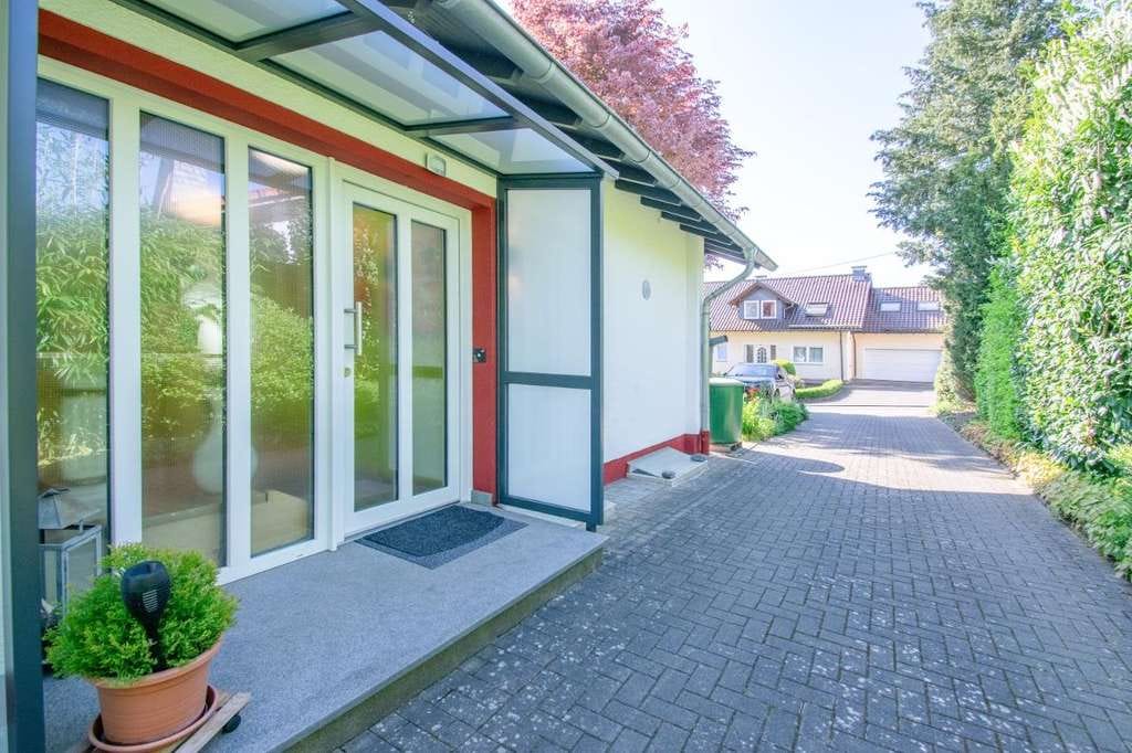 Immobilie in Hasselbach - MANNELLA *Modernisiertes Einfamilienhaus mit großem Grundstück* Viel Freiraum und Platz für Ihre Ide - Bild 3