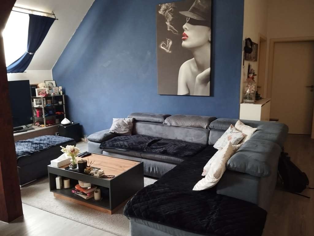 Immobilie in Laupheim - STADTZENTRUM LAUPHEIM! Gemütliche 2 Zimmer DG- Wohnung mit EBK und Stellplatz, zu verkaufen! - Bild 2
