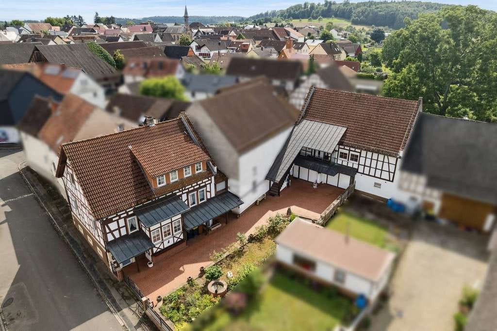 Immobilie in Nidda - Doppeltes Wohnglück - zwei Häuser auf einem Grundstück - Bild 0