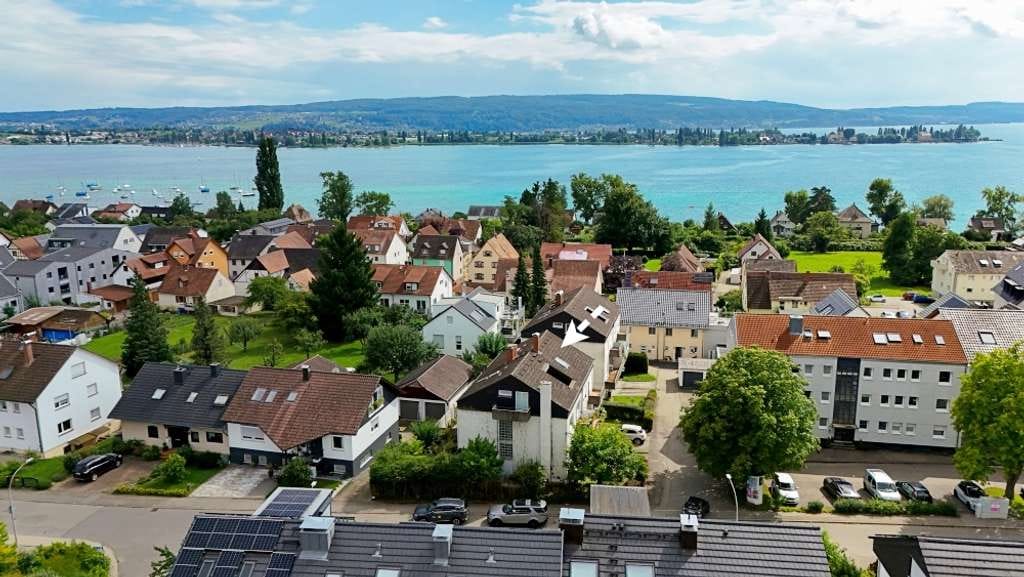 Immobilie in Allensbach - Großzügige Doppelhaushälfte mit Garten in ruhiger und See naher Lage von Allensbach - Bild 0