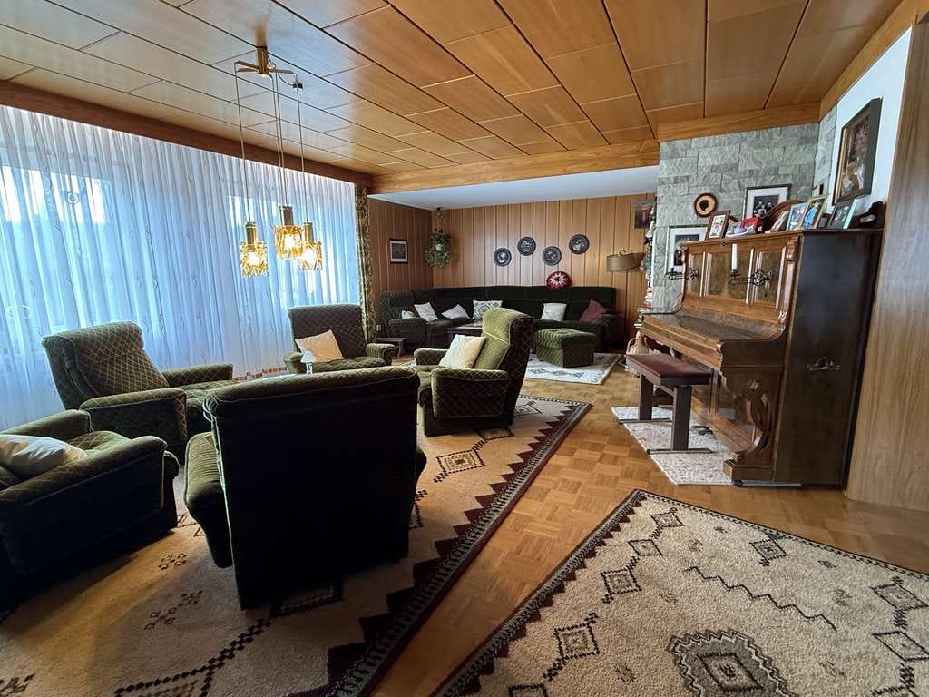 Immobilie in Waldkappel - Mehrgenerationenhaus mit viel Platz, 2 Balkonen und 3 Garagen - Bild 4