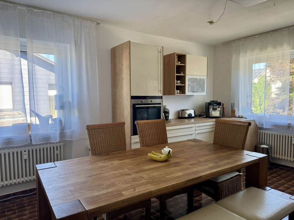 Immobilie in Kottgeisering - Helle 3,5 Zimmer Familien-Wohnung mit großem Balkon in modernisiertem Haus! - Bild 1