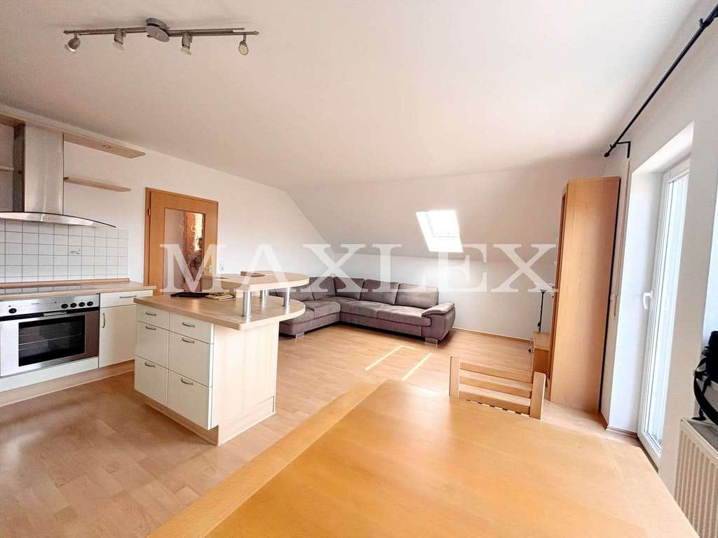 Immobilie in Salzweg - Stilvolle 2,5-Zimmer-Wohnung über zwei Ebenen - Bild 1