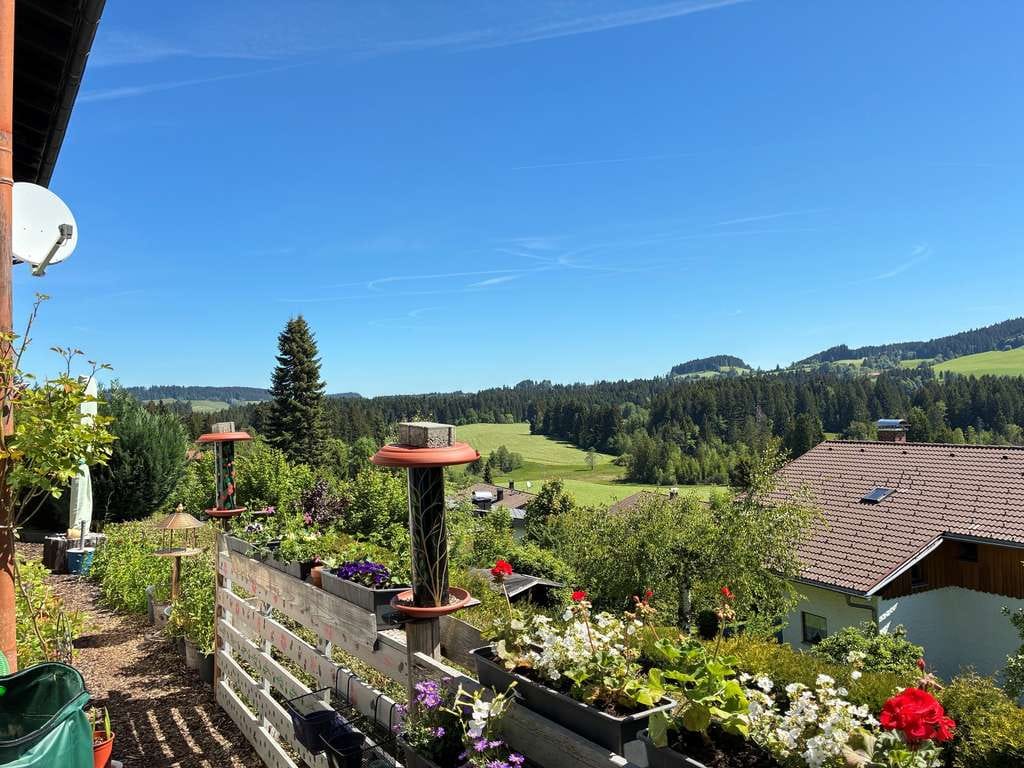 Immobilie in Oberreute - Ruhig gelegen - Aussichtsreiche 2 - Zimmer - Einheit mit großer Terrasse nahe Oberstaufen - Bild 2