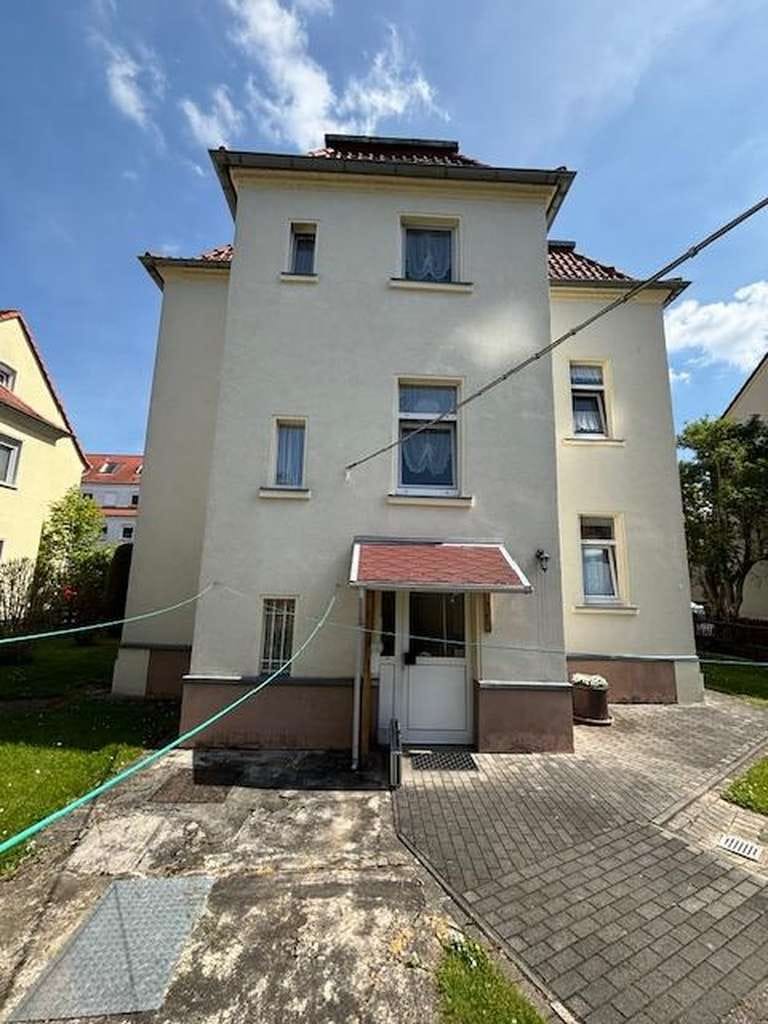 Immobilie in Böhlen - Leerstehendes Ein- bzw. Mehrfamilienhaus mit Garage in Böhlen - sofort verfügbar - Bild 1