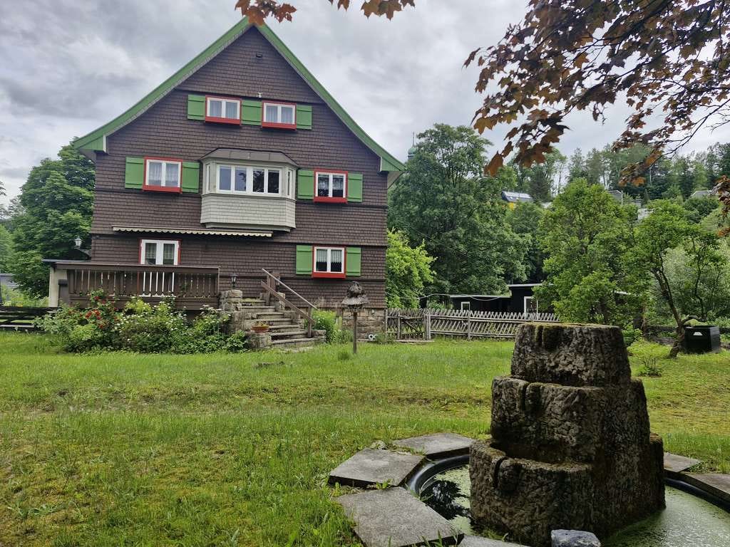 Immobilie in Olbernhau - Ein Stück Welterbe: Historisches Holzhaus in schöner Lage von Olbernhau! - Bild 4