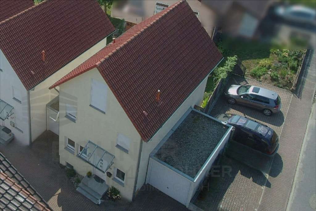Immobilie in Königsbach-Stein - Einfamilienhaus mit schöner Terrasse und Garage - Bild 1