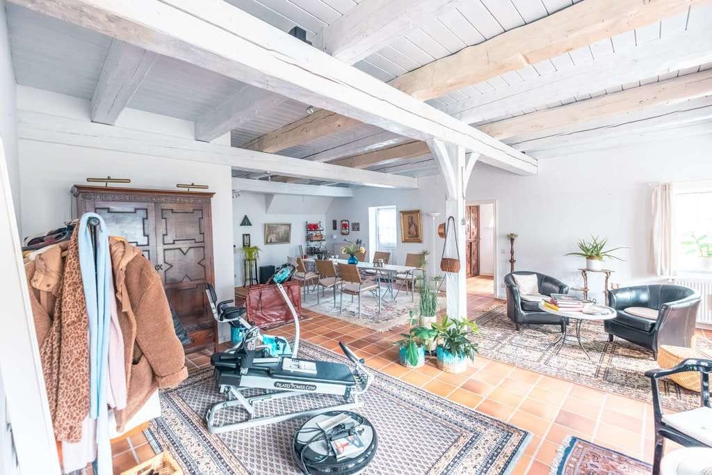 Immobilie in Fahrdorf - Historisches Reetdachhaus an der Schlei - großzügig, saniert und voller Möglichkeiten - Bild 3