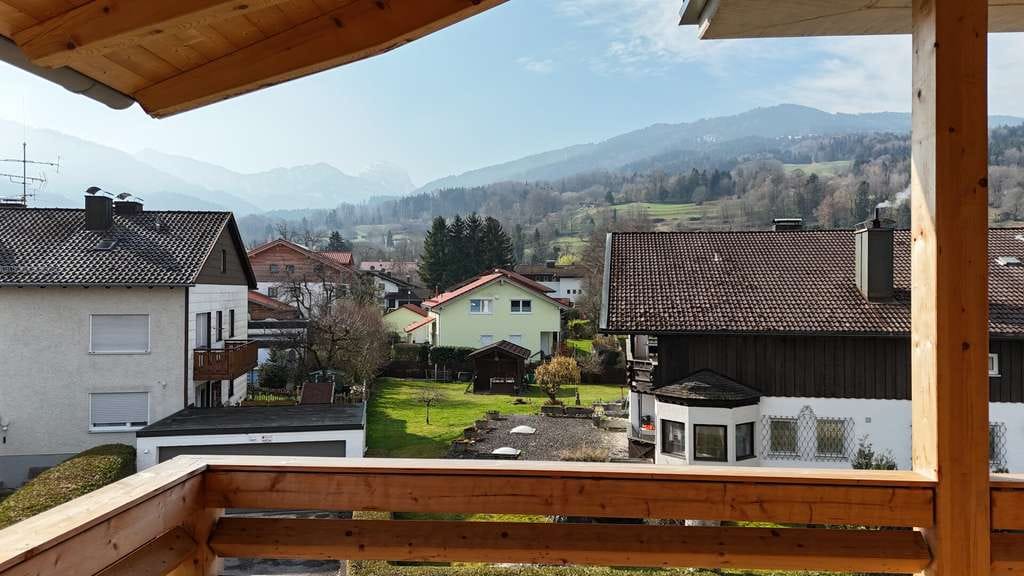 Immobilie in Bad Feilnbach - Alpenpanorama & modernes Wohnen: Exklusive 5-Zi Maisonette Wohnung mit 2 TG Plätzen - Neubau - Bild 3