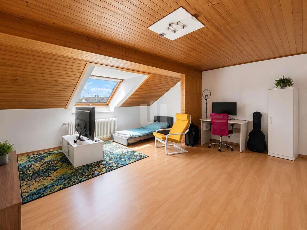 Immobilie in Puchheim - WINDISCH – Großzügiges Reihenhaus mit Potenzial in ruhiger, zentraler Lage – frei ab Sommer 2027! - Bild 4