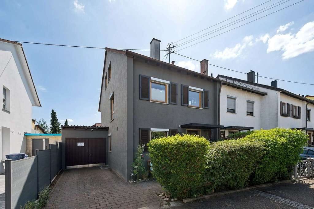 Immobilie in Pleidelsheim - Familienfreundliches Reihenendhaus in ruhiger Lage mit Süd-Terrasse und gepflegtem Garten - Bild 0
