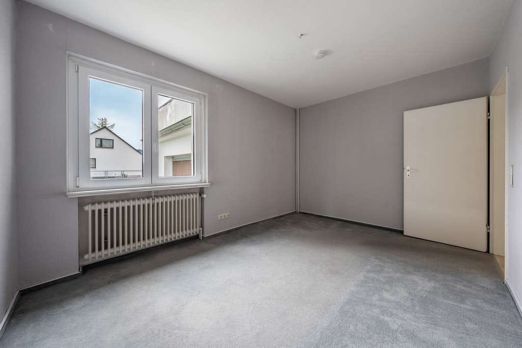 Immobilie in Ammersbek - Viel Platz, viele Möglichkeiten - Gepflegtes Zweifamilienhaus mit großem Garten & Garage - Bild 4