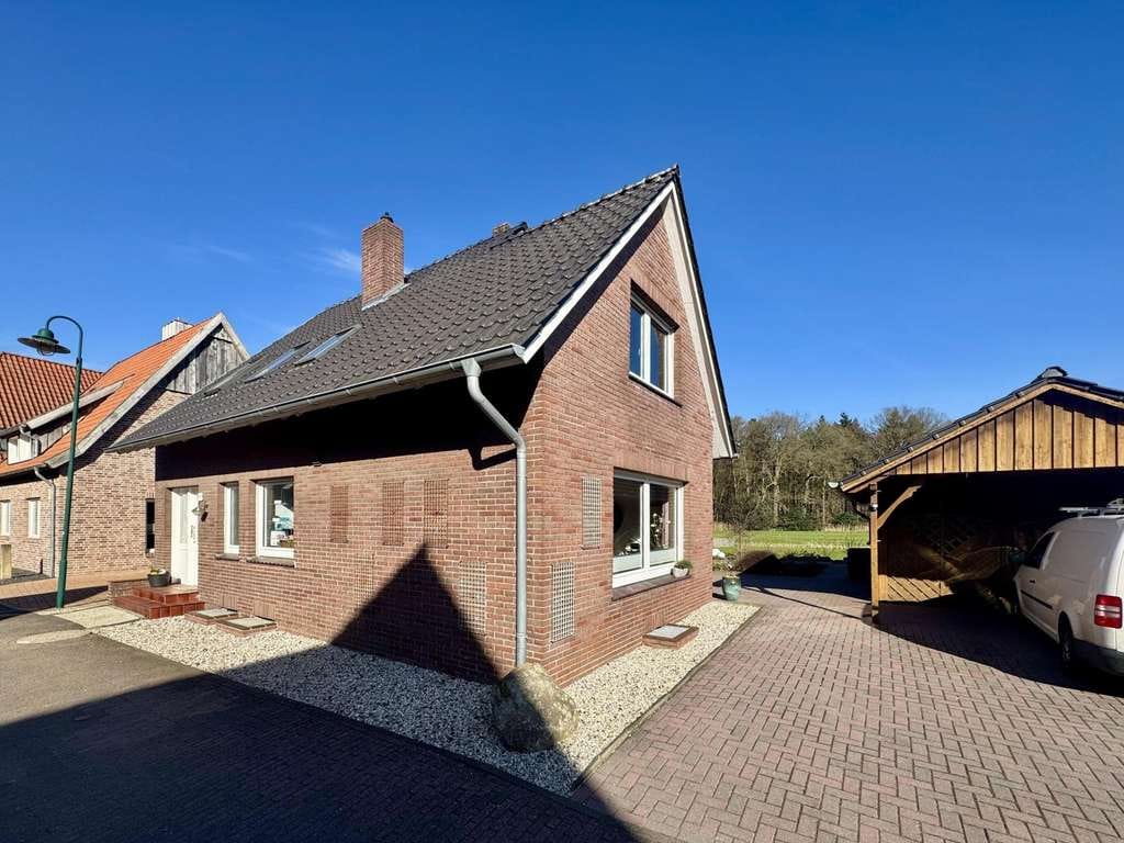 Immobilie in Lage - Gepflegtes Einfamilienhaus mit Garten und Entwicklungspotenzial

 - Bild 1