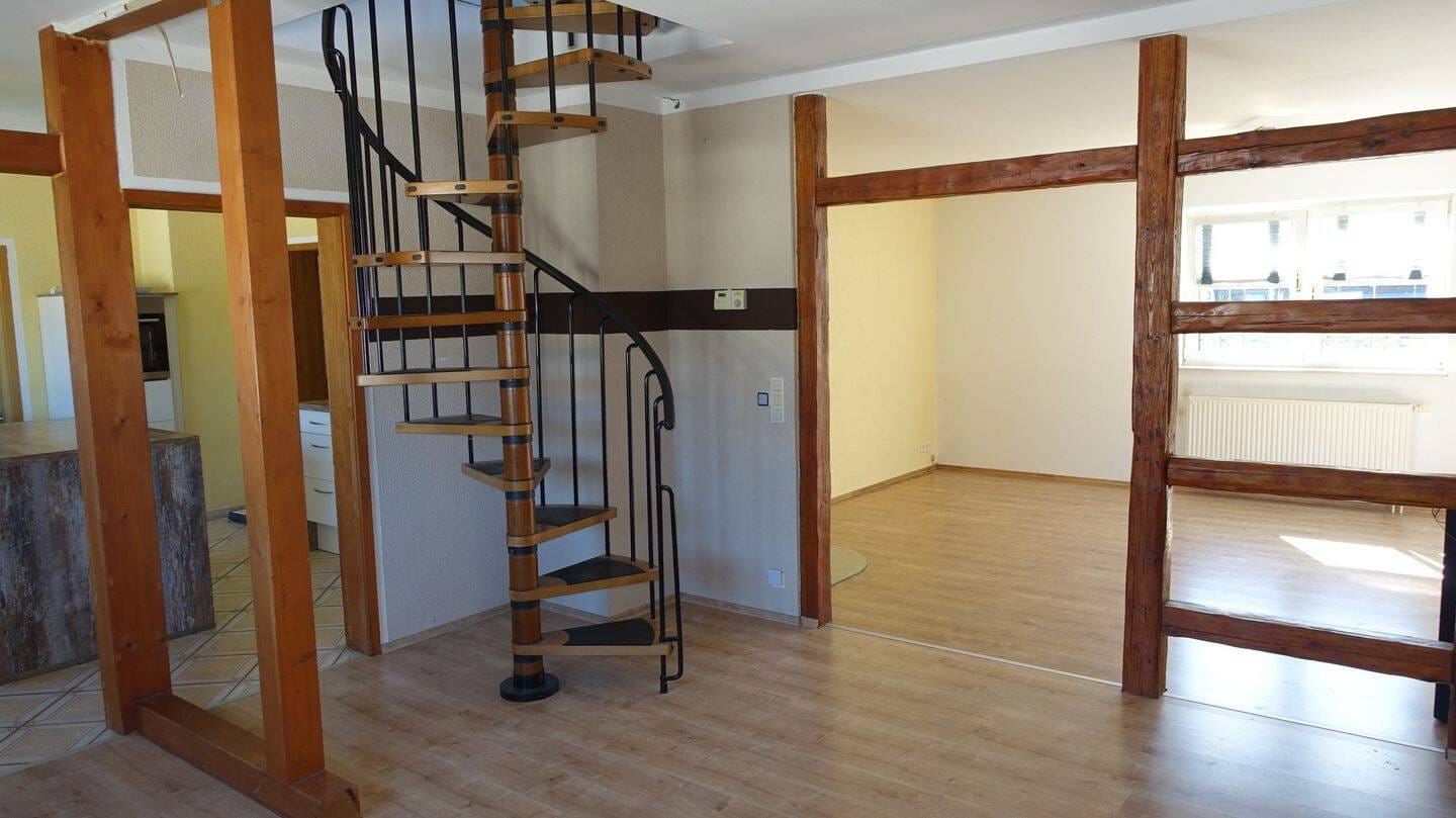 Immobilie in Auerbach/Vogtland - Zweifamilienhaus mit geräumigem Nebengebäude für Hobbyhandwerker - Bild 4