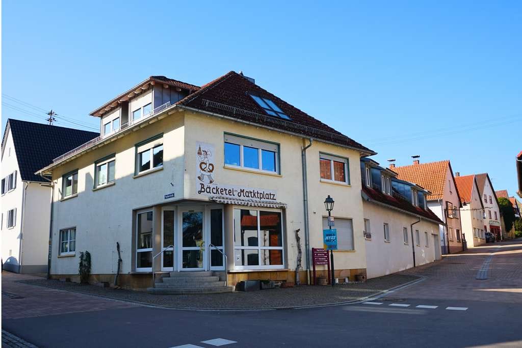 Immobilie in Schweigen-Rechtenbach - Attraktives Mehrfamilienhaus mit Gewerbeanteil - Bild 0