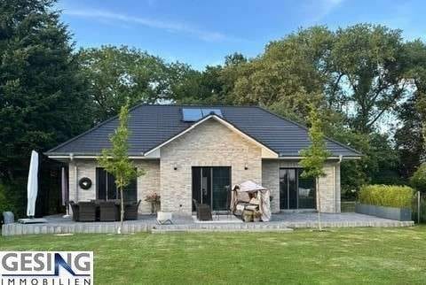 Immobilie in Vellahn - Exklusiver Bungalow mit großem Garten - energieeffizient (A+) - perfektes Homeoffice in Vellahn OT Banzin - Bild 0