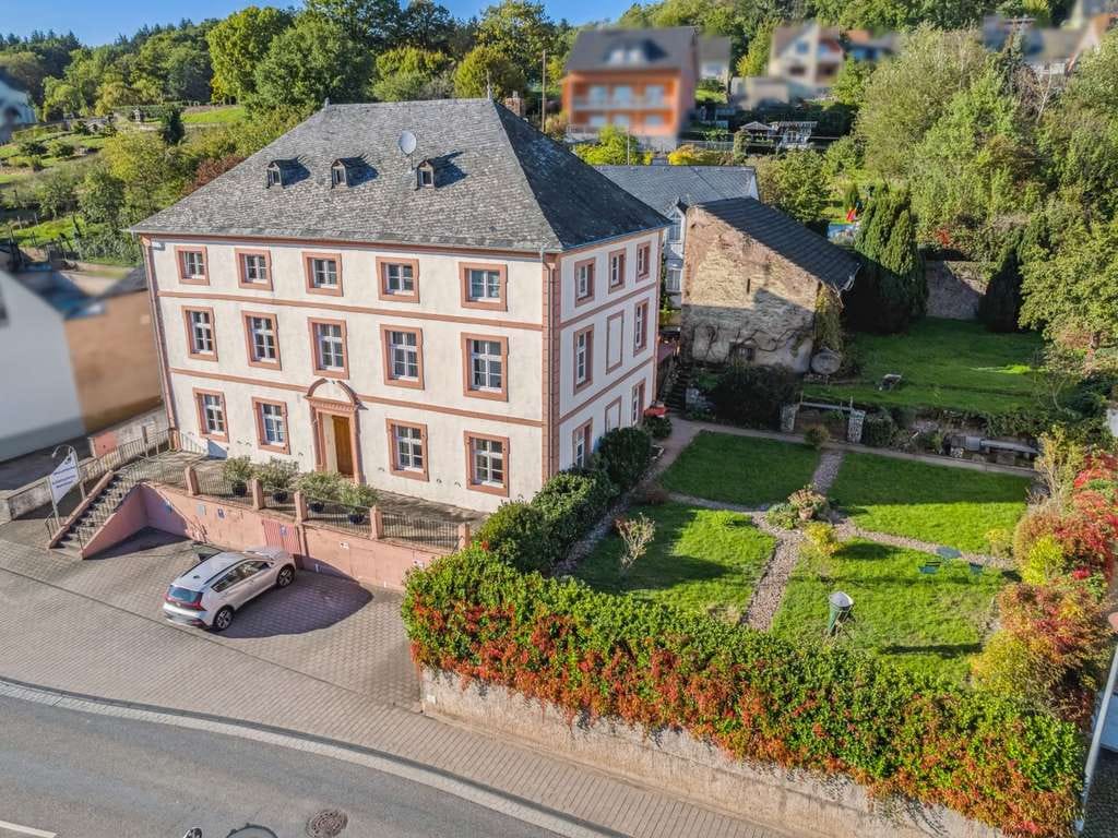 Immobilie in Igel - Seltene Gelegenheit in Igel: Voll vermietetes Mehrfamilienhaus mit 6 Einheiten und Denkmalschutz - Bild 0