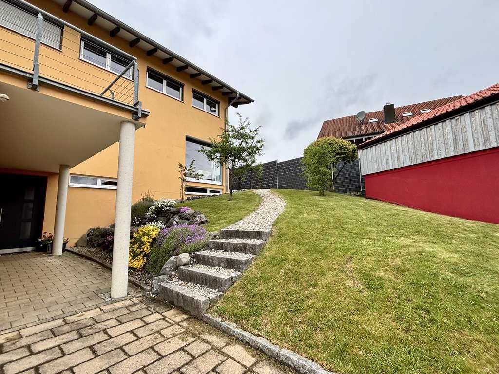 Immobilie in Osterzell - Traumhaftes Architektenhaus mit Vollausstattung und Blick ins Grüne - Bild 4