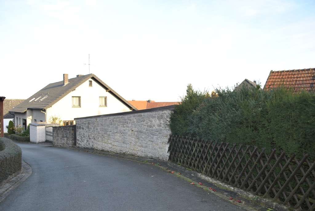 Immobilie in Willebadessen - 1-3 Familien Haus ca.350 qm + 200 qm Nebengebäude + 1020 qm + Grundstück in 34439 Willebadessen ! - Bild 3