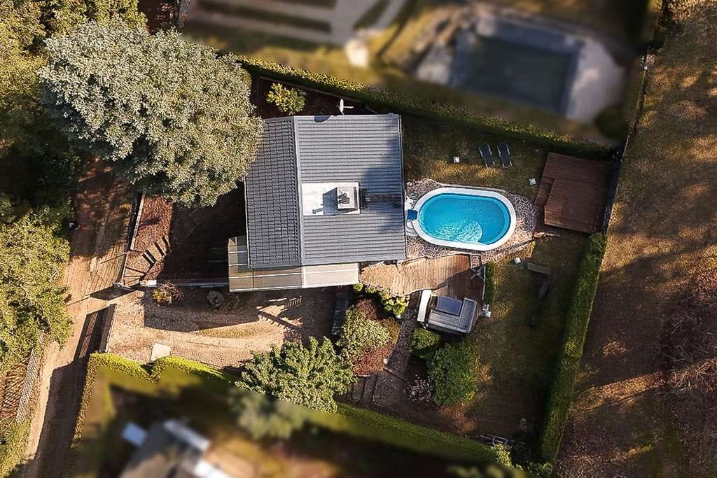 Immobilie in Schwielowsee - Urlaubsgefühl das ganze Jahr: Traumhafter Bungalow mit Pool und Gartenparadies - Bild 3