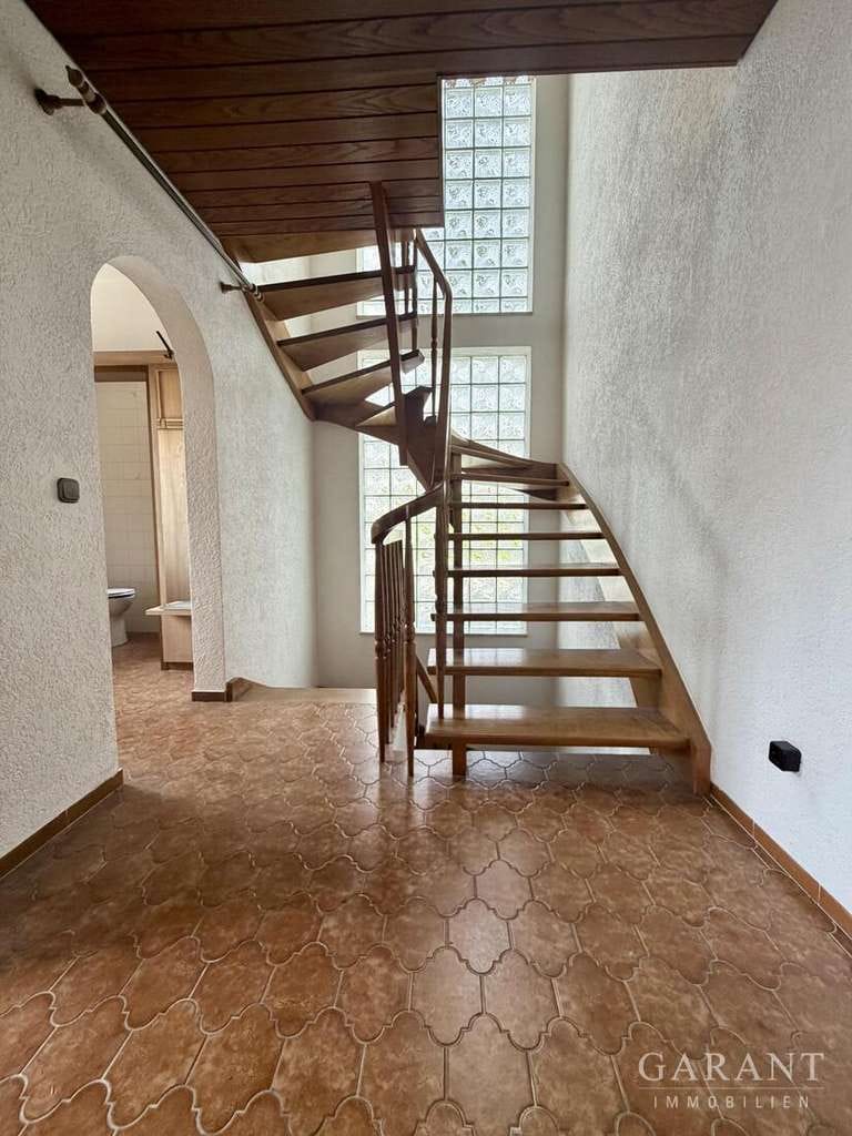 Immobilie in Velden - Großzügiges Einfamilienhaus mit Einliegerwohnung auf ca. 1.160 qm Grundstück - Vielseitig nutzbar - Bild 4