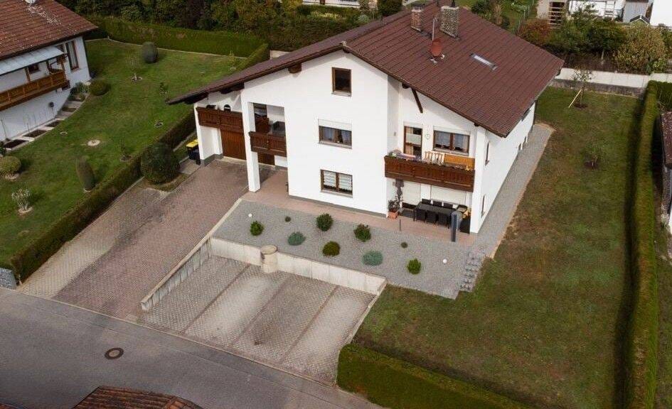 Immobilie in Marklkofen - Attraktives Mehrfamilienhaus mit 4 Wohneinheiten - zur Selbstnutzung oder als solide Kapitalanlage - Bild 0