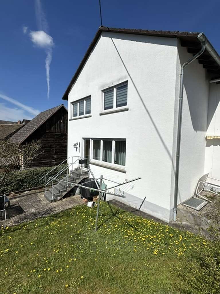 Immobilie in Wehrheim - Zwei Häuser mit vielseitigen Nutzungsmöglichkeiten im alten Ortskern von Pfaffenwiesbach - Bild 2