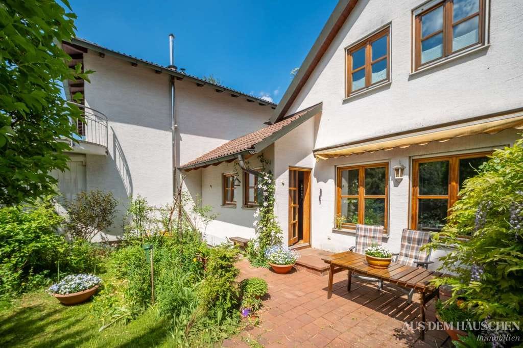 Immobilie in Gräfelfing - Kleines Juwel mit verwunschener Gartenoase im Herzen von Gräfelfing - Bild 2