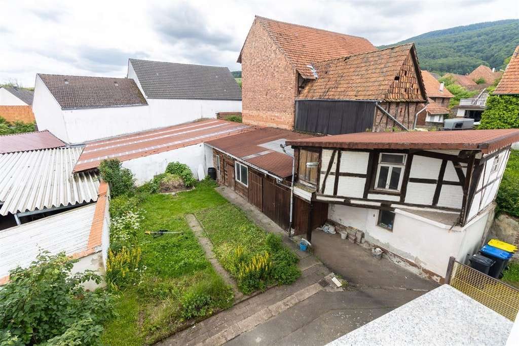 Immobilie in Berkatal - Geräumig, bezahlbar und ruhig gelegen: Massives Ein- bis Zweifamilienhaus mit Garten und Garage - Bild 4
