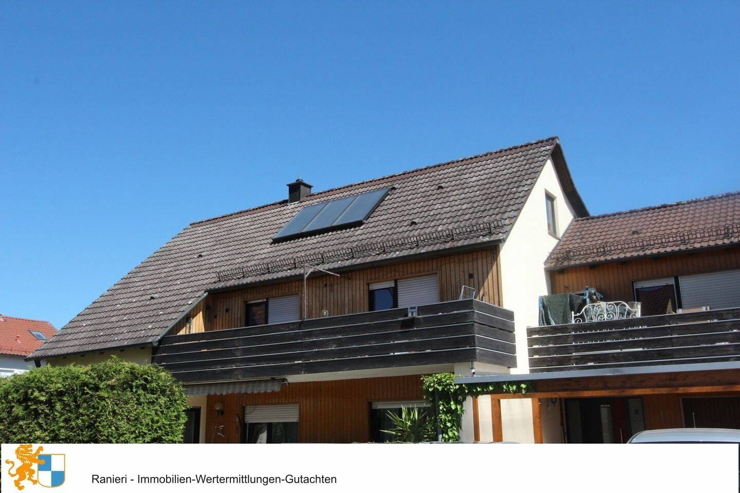 Immobilie in Parsberg - Schöne 3 - 4 Zimmer-Dachgeschosswohnung mit Einbauküche, großem Balkon und zusätzlichem Dachboden mit Ausbaupotenzial - Bild 0