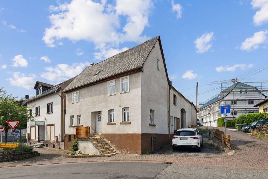 Immobilie in Meudt - Solides Einfamilienhaus in zentraler Lage von Meudt - Bild 0