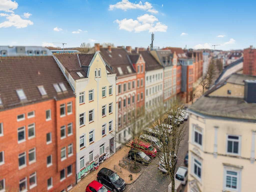 Immobilie in Kiel - Investieren in Kiel-Gaarden: Mehrfamilienhaus mit beliebten 3-Zimmer-Wohnungen - Bild 0