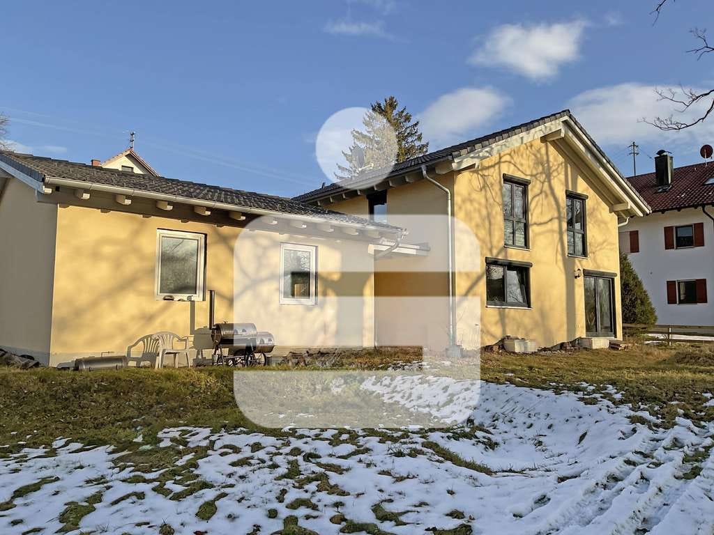 Immobilie in Lamerdingen - Modernes Einfamilienhaus in Holzrahmenbauweise - energieeffizient, großzügig und familiengerecht - Bild 0