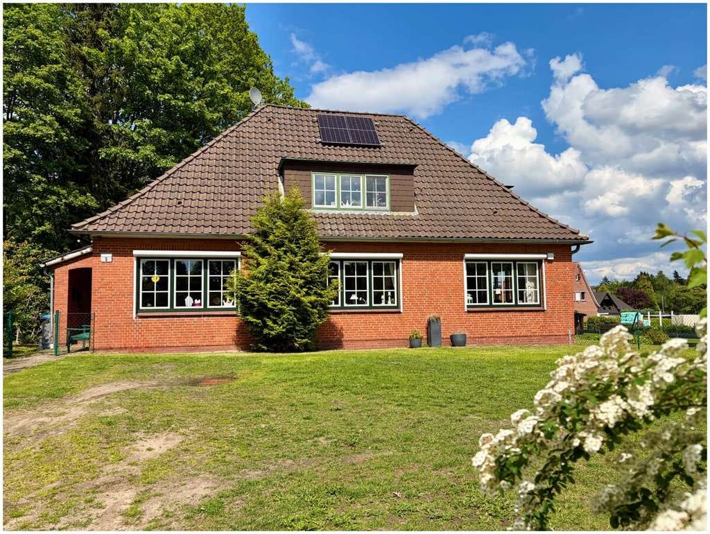 Immobilie in Beckdorf - Geräumiges Einfamilienhaus für Familien in Beckdorf - Bild 0
