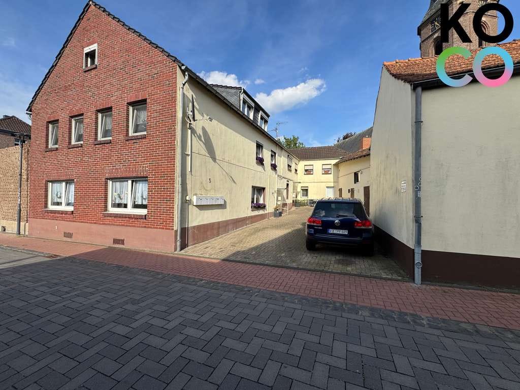 Immobilie in Niederkrüchten - Authentische Hofanlage mit fünf Wohneinheiten, Innenhof und außergewöhnlichem Entwicklungspotenzial - Bild 0