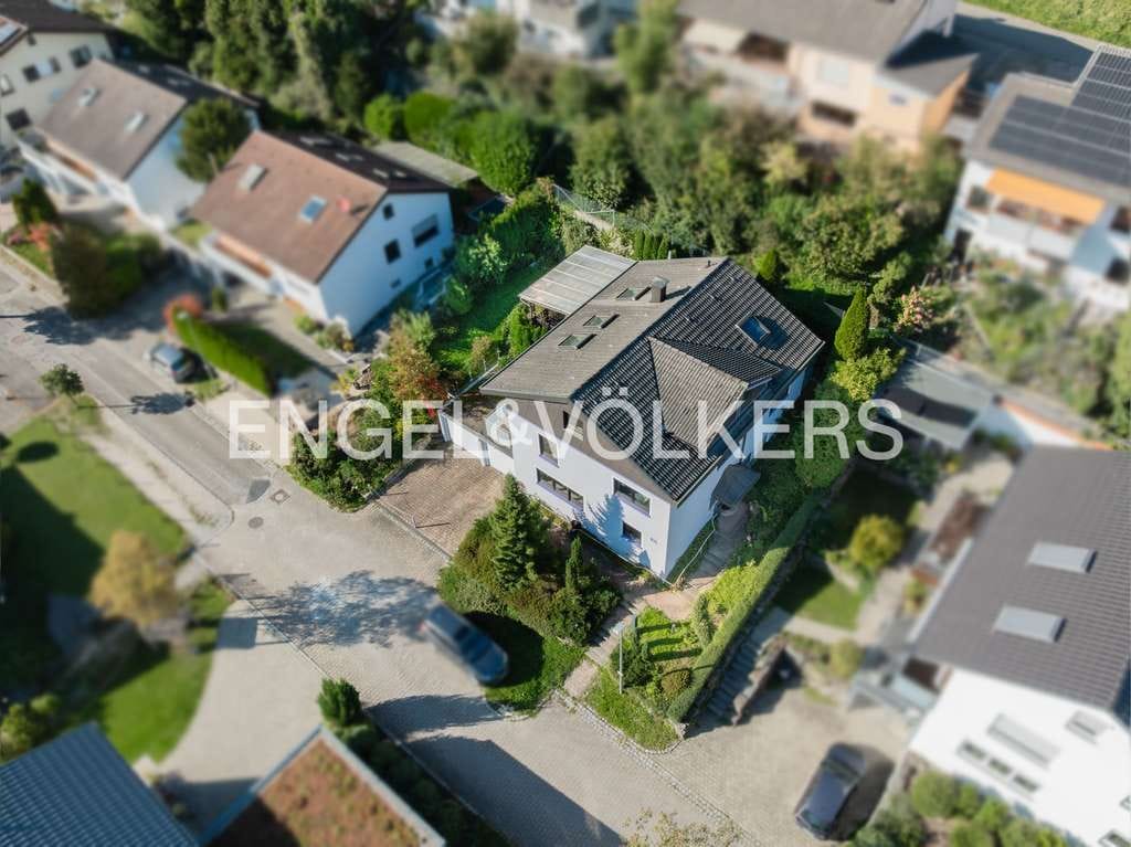 Immobilie in Adelberg - Zweifamilienhaus mit Weitblick – großzügig, gepflegt und vielseitig nutzbar - Bild 0