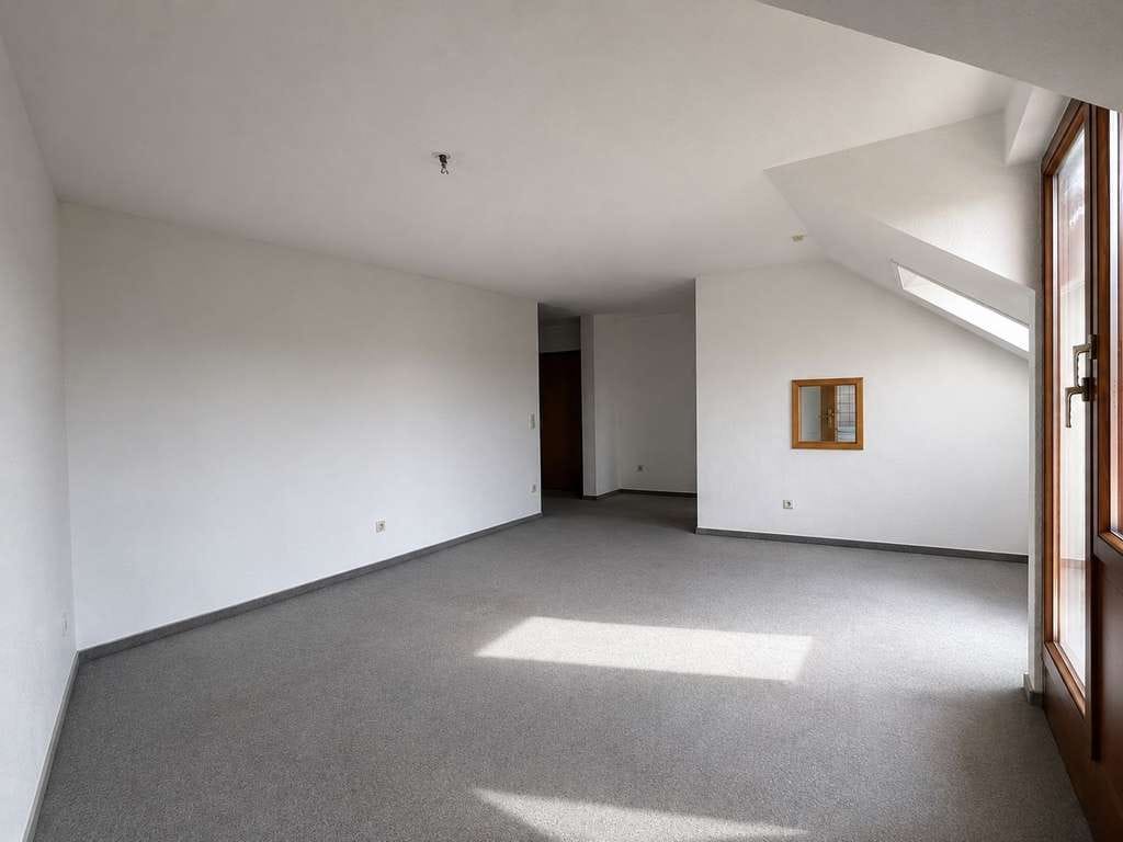 Immobilie in Ilshofen - Charmante Dachgeschosswohnung mit Sonnenbalkon & Wohlfühlatmosphäre – Ihr neues Zuhause in Ilshofen - Bild 4