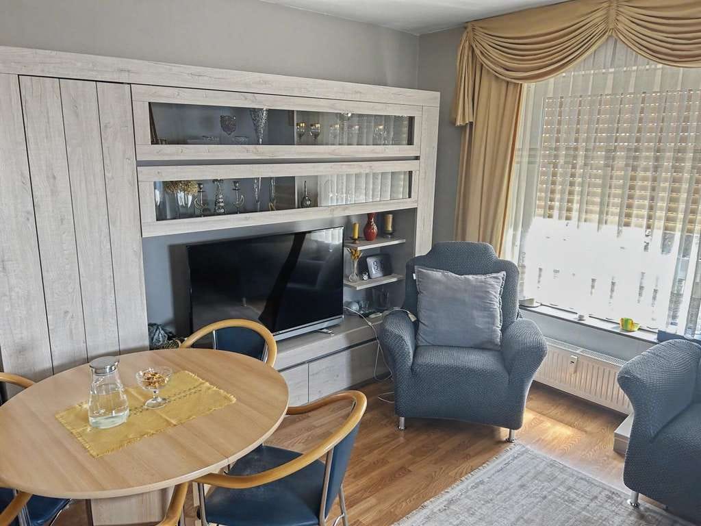Immobilie in Bruchköbel - Teilvermietetes Zweifamilienhaus in ruhiger Lage von Bruchköbel - Bild 2
