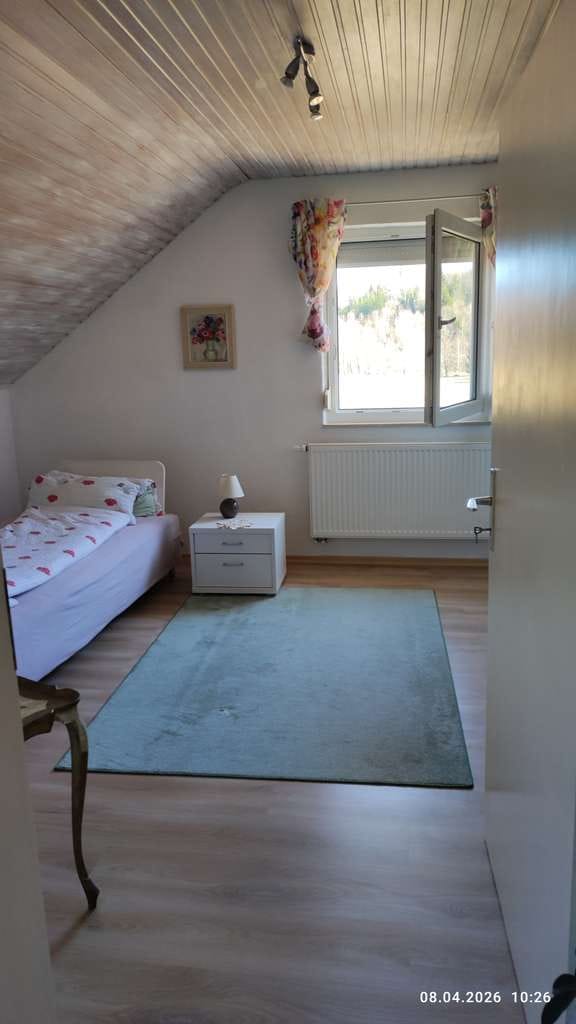 Immobilie in Frauenau - Zweifamilienhaus, helle Räume, Alleinlage, in der Natur am Waldrand, an einem Bachlauf, Glasfaser. - Bild 2