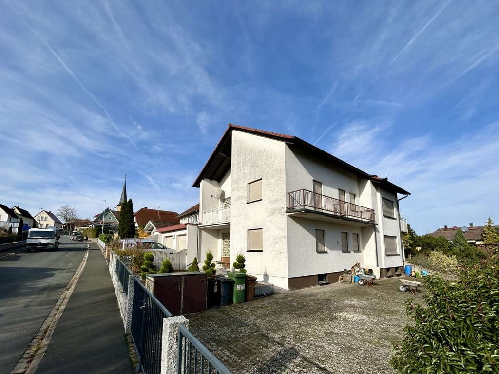 Immobilie in Adelsdorf - Zweifamilienhaus zauberhaft am Waldrand in Adelsdorf-Neuhaus - Bild 2