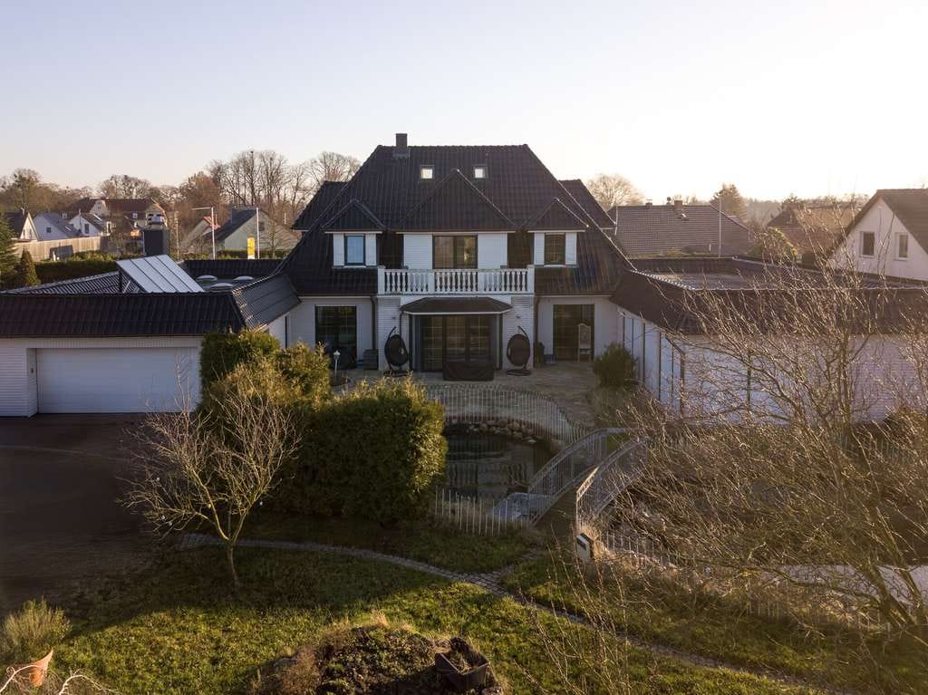 Immobilie in Cambs - Traumhaftes Einfamilienhaus mit Einliegerwohnung und Swimmingpool zu verkaufen! - Bild 0