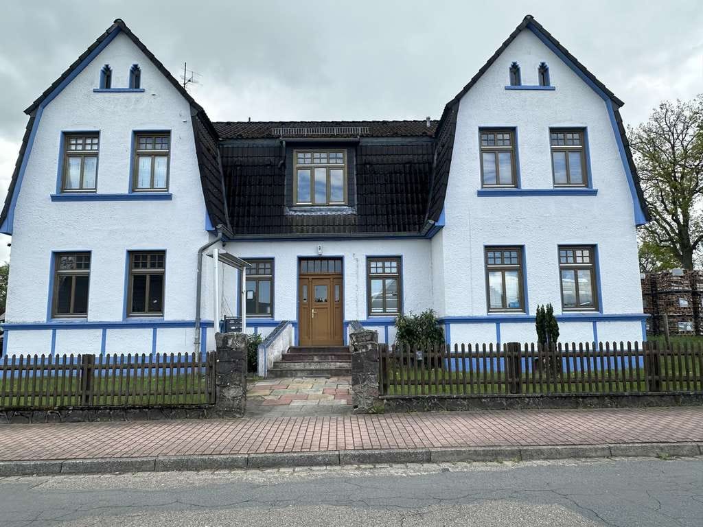 Immobilie in Suderburg - Renditestarkes Mehrfamilienhaus mit Ausbaupotential - Bild 0